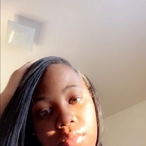 Meet your Posher, Takira